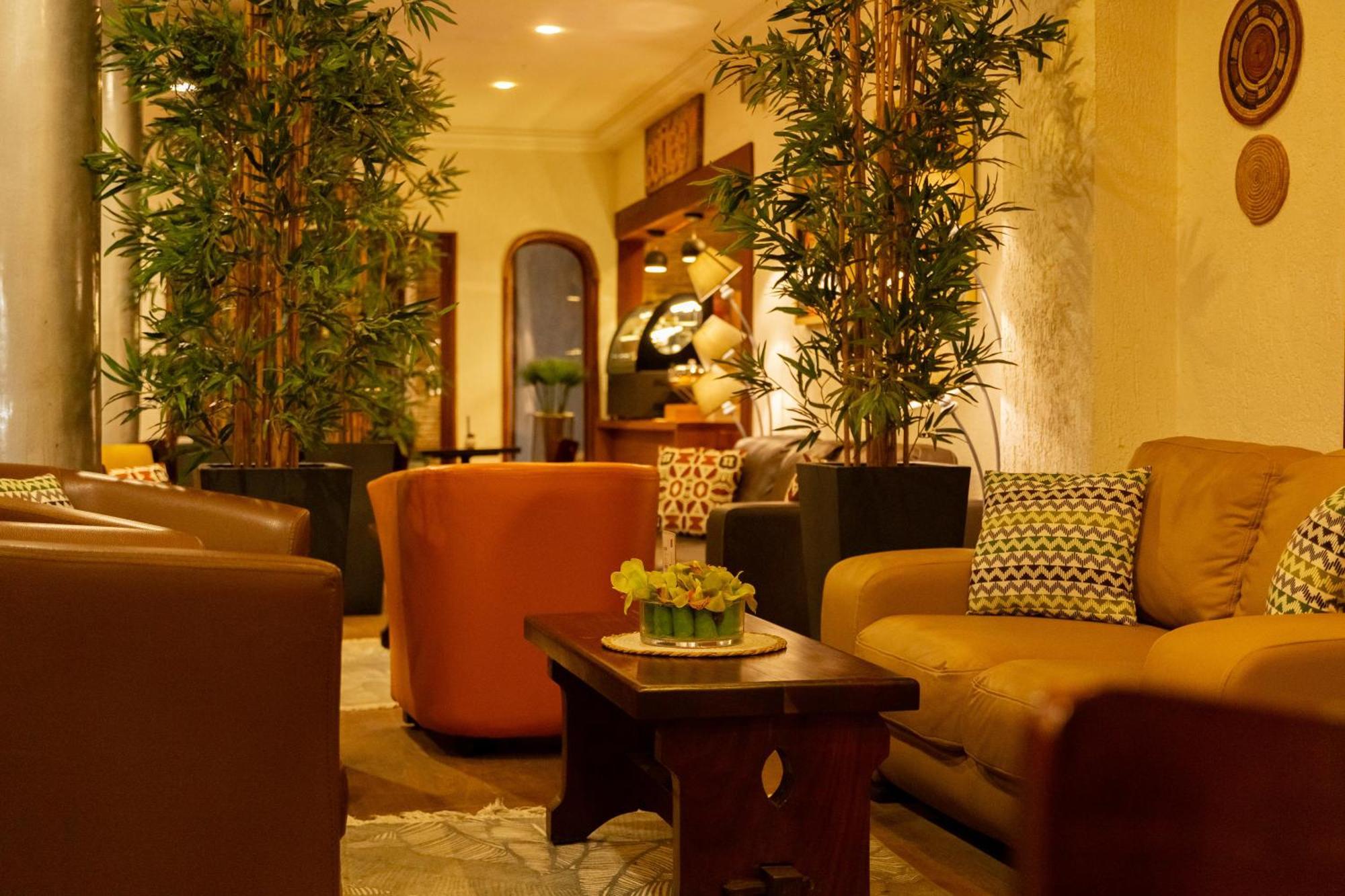 Hotel Du Lac Котону Екстериор снимка