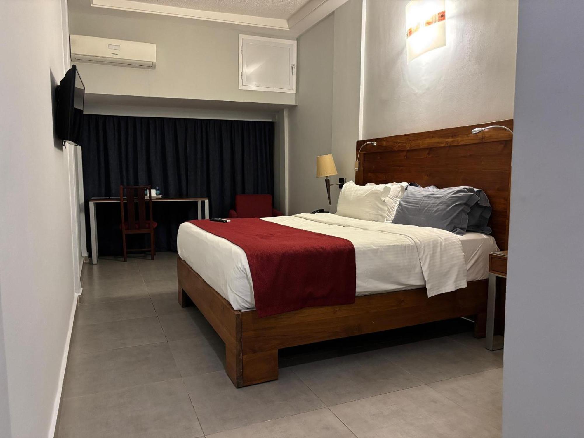 Hotel Du Lac Котону Екстериор снимка