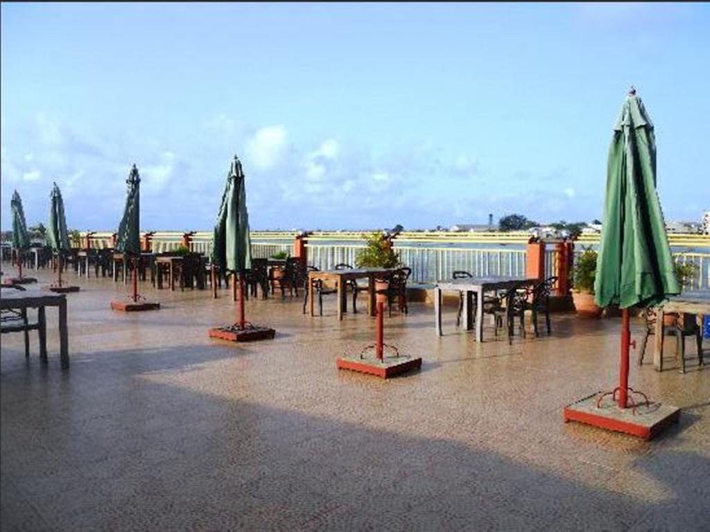 Hotel Du Lac Котону Екстериор снимка